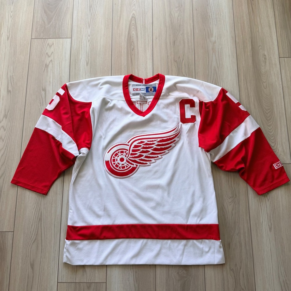 Vintage CCM Detroit Red Wings Jersey Mens M White Lidstrom 5 Captain C NHL